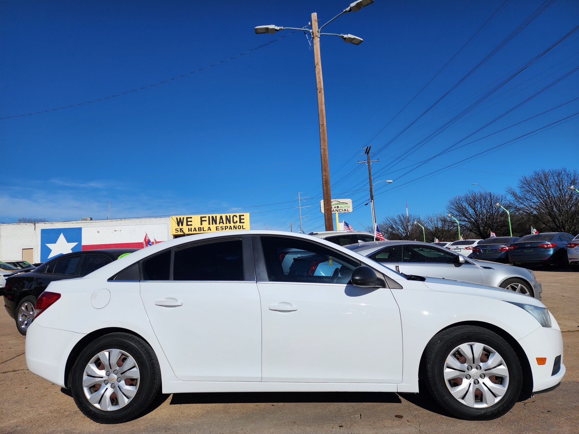 2012 WHITE Chevrolet Cruze 2LS (1G1PC5SH2C7) with an 1.8L L4 DOHC 16V FFV engine, 6-Speed Automatic transmission, located at 2660 S.Garland Avenue	, Garland, TX, 75041, (469) 298-3118, 32.885387, -96.656776 - Photo #2